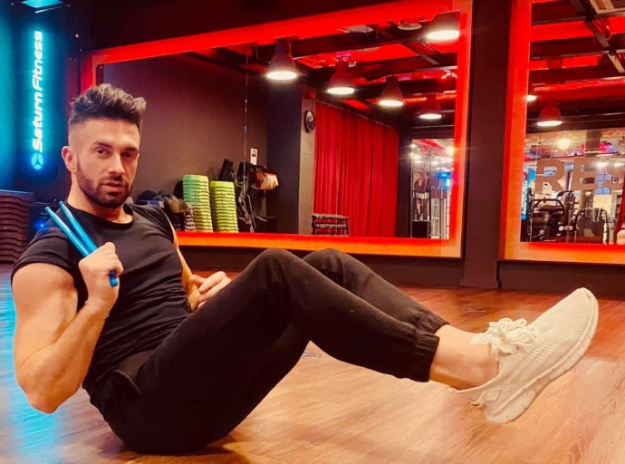 "Ludziom się to po prostu podoba". O fenomenie Fit Sticks Move rozmawiamy z Arkadiuszem Matuszakiem